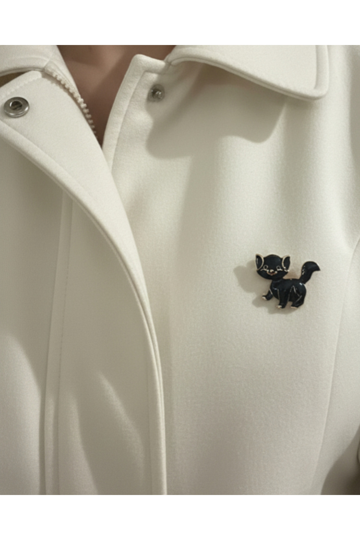Cat Brooch - Black -Width: 3.5 cm / Length: 3 cm