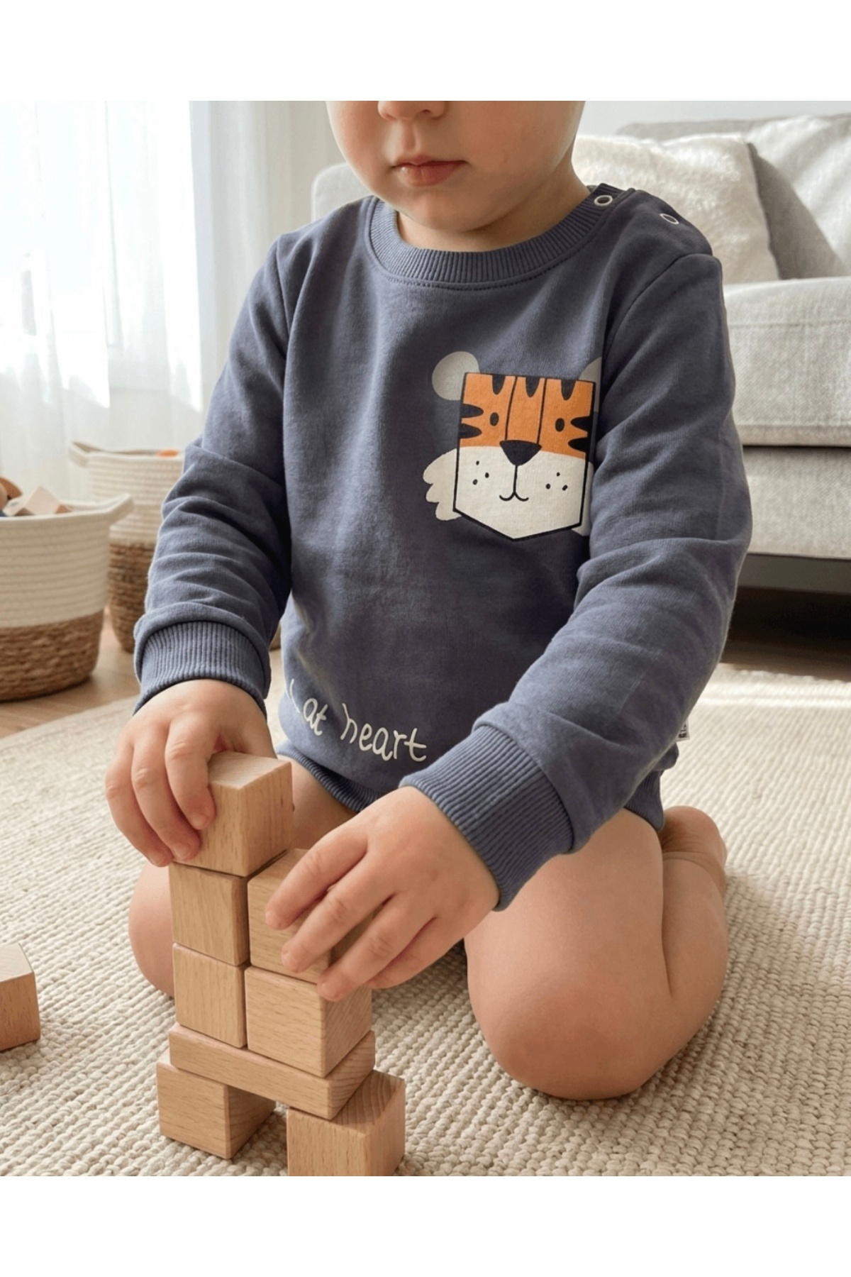 Store Kaplan Baskılı Erkek Bebek Eşofman Takımı fotoğrafı 2 (önizleme)