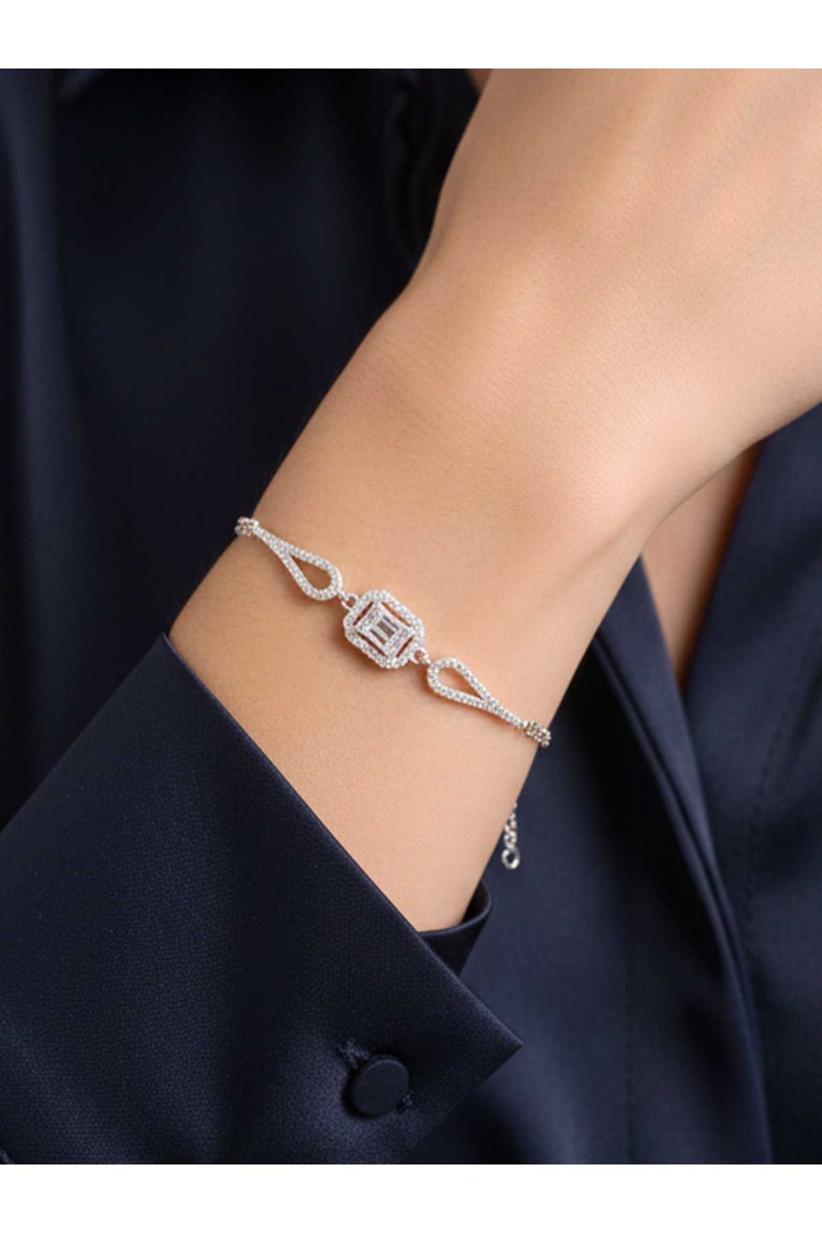 ADA LİFE GÜMÜŞ  925 Ayar Gümüş Üç Taş Rodyum Baget Gümüş Bileklik(IŞIKLI KUTULU) - Görsel 3