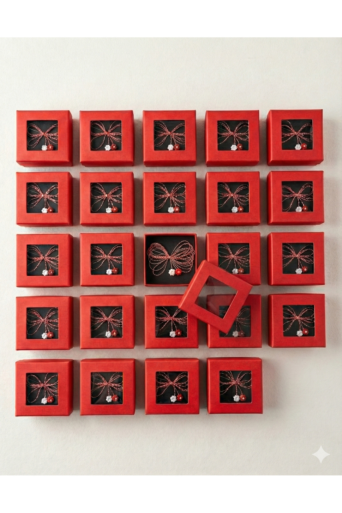 Martisor din Matase Premium Handmade SET 24 buc in Cutie Cadou