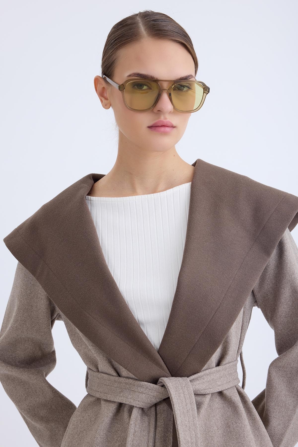 Vitrin  Kapüşonlu Beli Kuşaklı Kaşe Kaban - Görsel 5