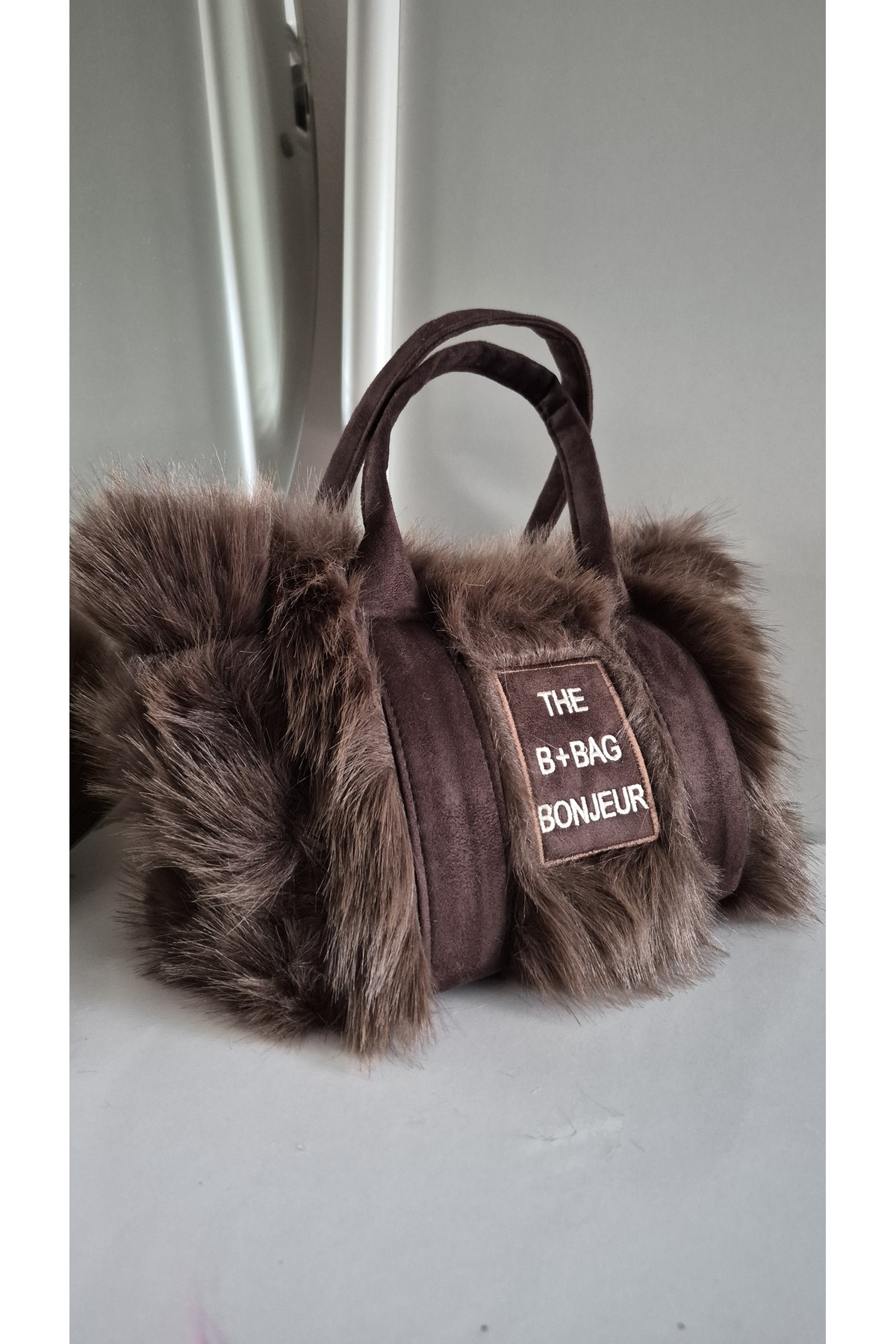 espoi collection Kadın Kahverengi Peluş Detaylı Bonjour Nakışlı El ve Omuz Çantası