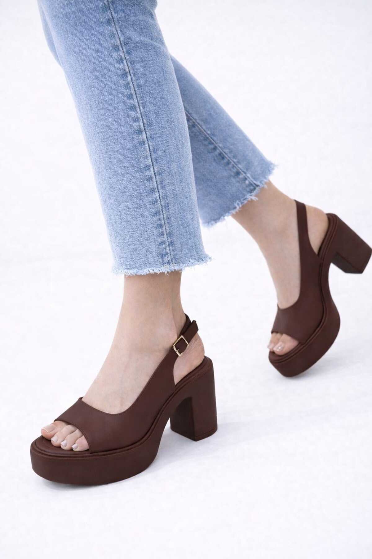 ds Dicle Stil  Topuklu Sandalet Toka Detaylı - Görsel 4