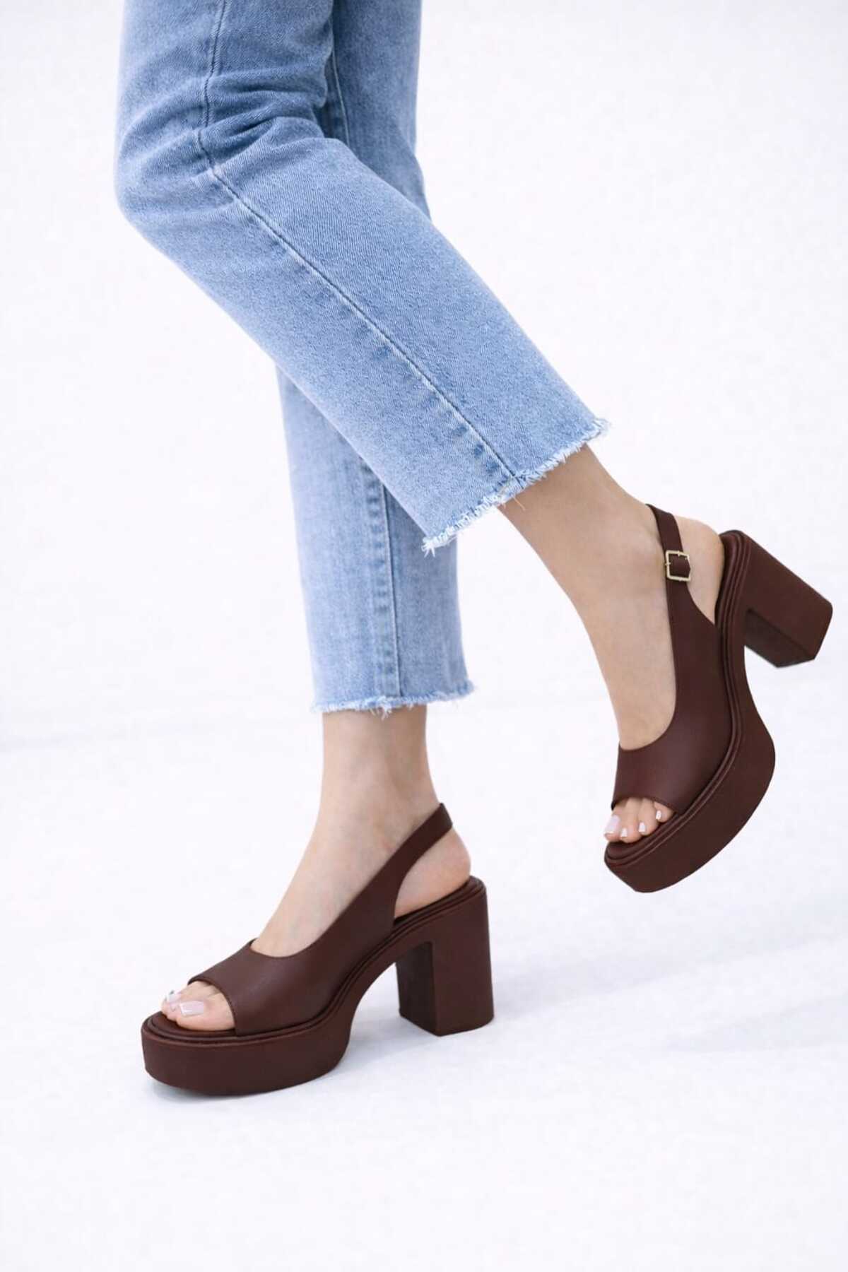ds Dicle Stil  Topuklu Sandalet Toka Detaylı - Görsel 2