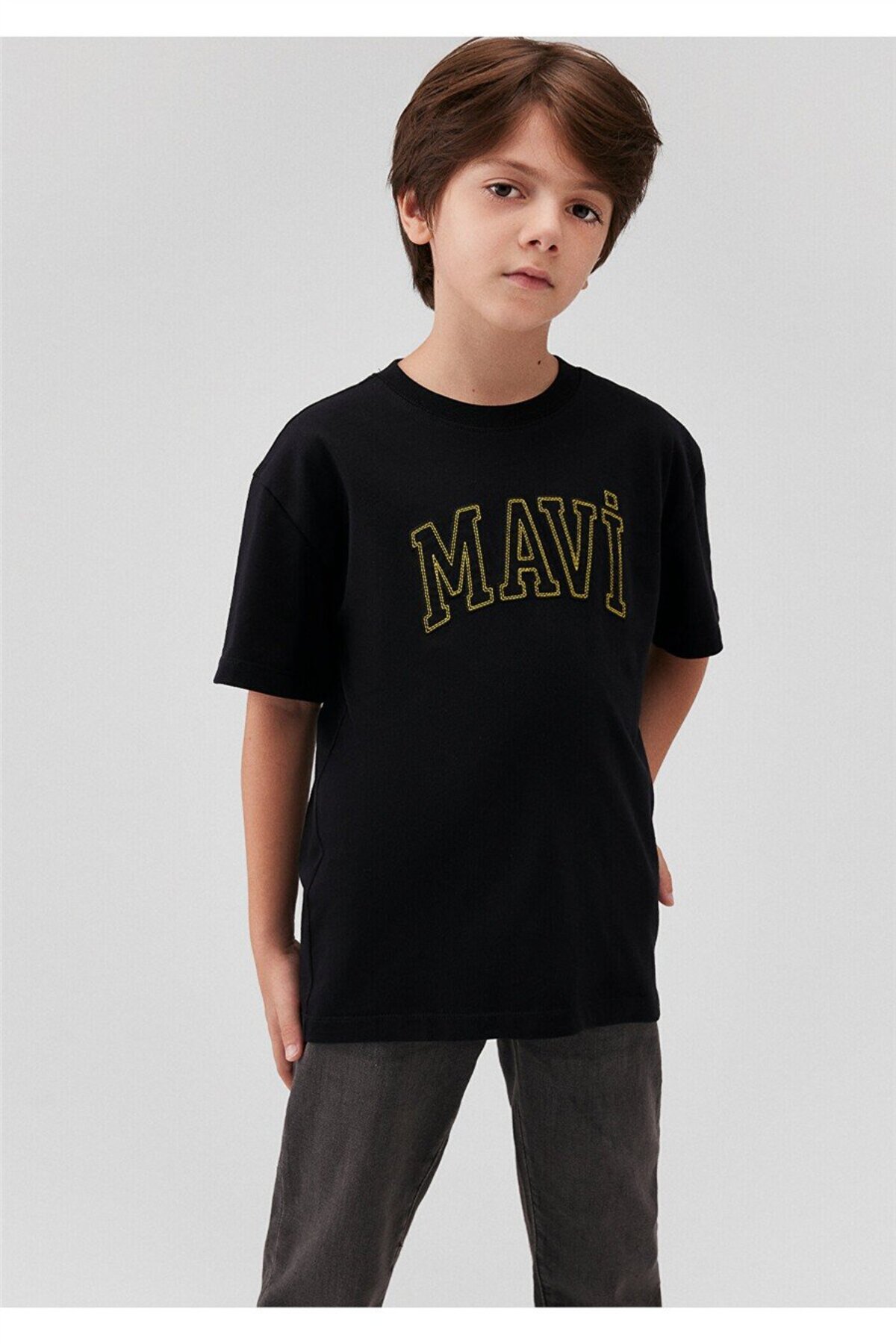 ماوی جینز تی‌شرت گلدوزی شده با لوگوی آبی، مشکی