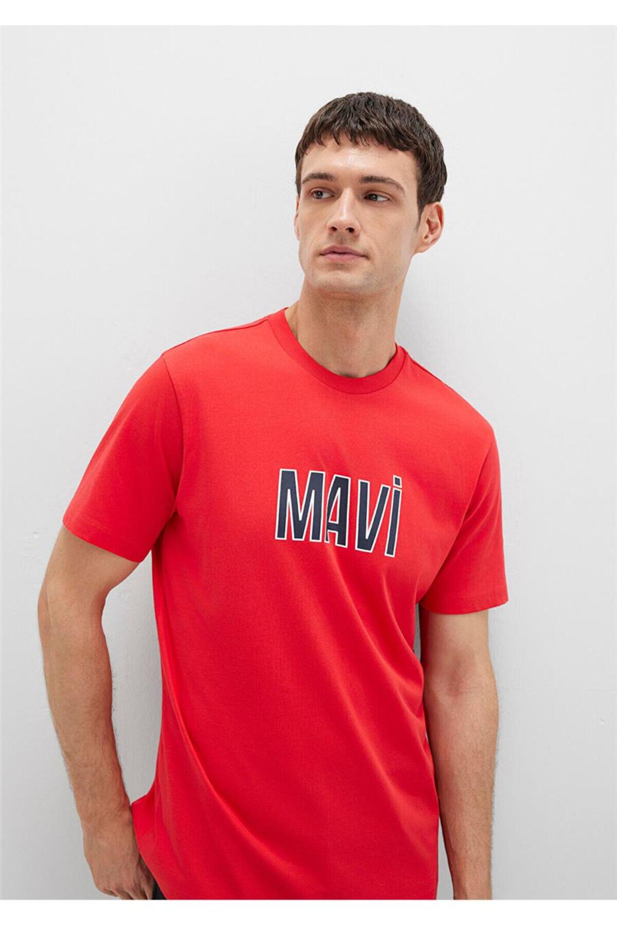 ماوی جینز تی شرت طرح لوگو آبی، قرمز چینی