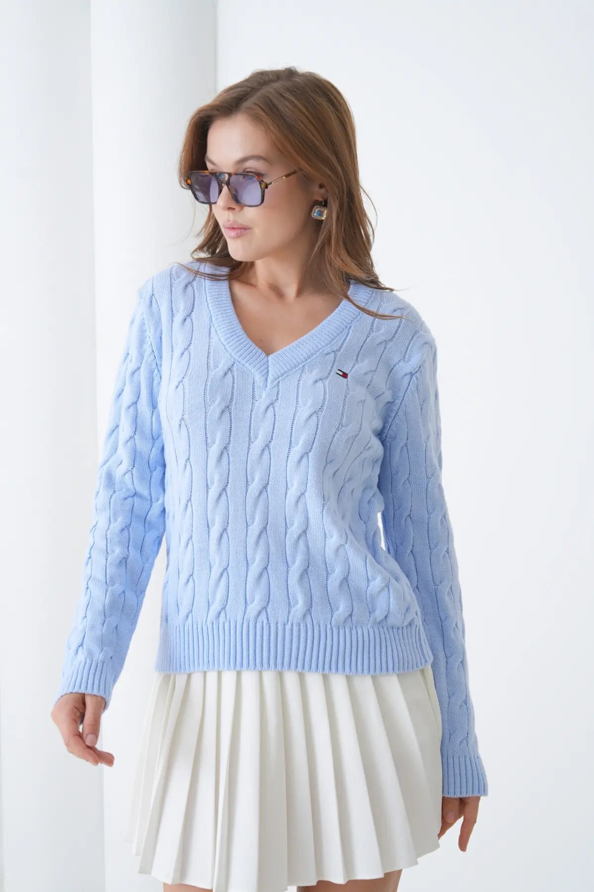 Park Karon Дамски пуловер с V-образно деколте и плетени коси 8683