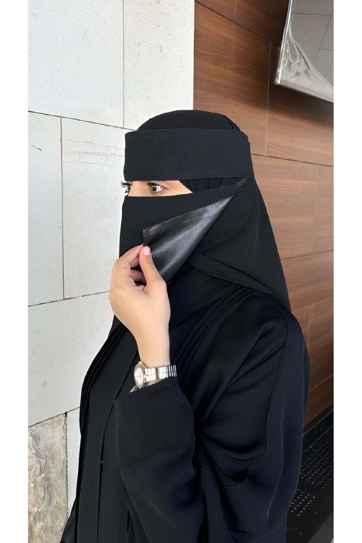 نقاب قصير مايل حرير ربط