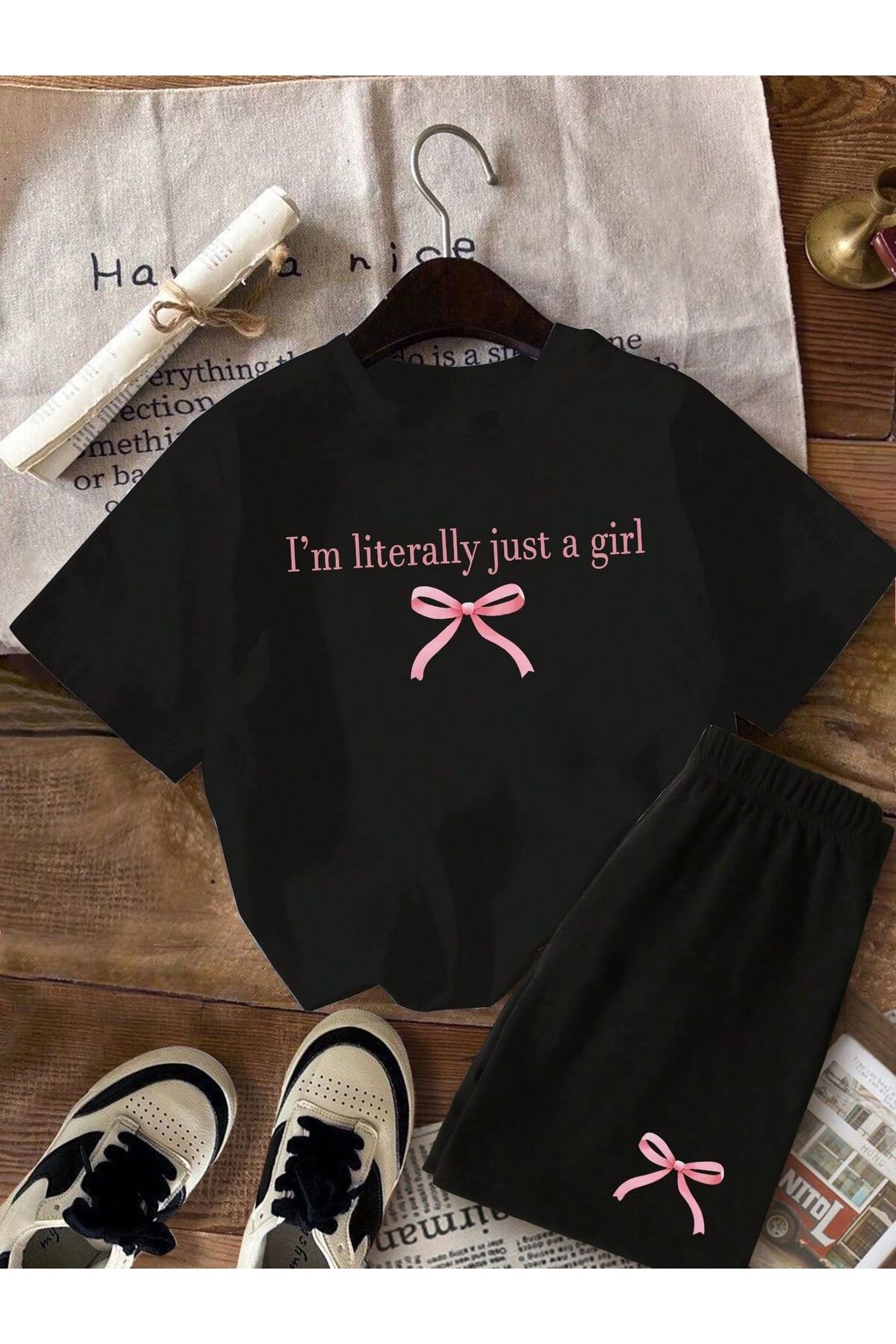 Genel Markalar Yazlık I'm Pembe Kurdele Baskılı Kız Çocuk Siyah Alt-Üst Şort T-Shirt Takım