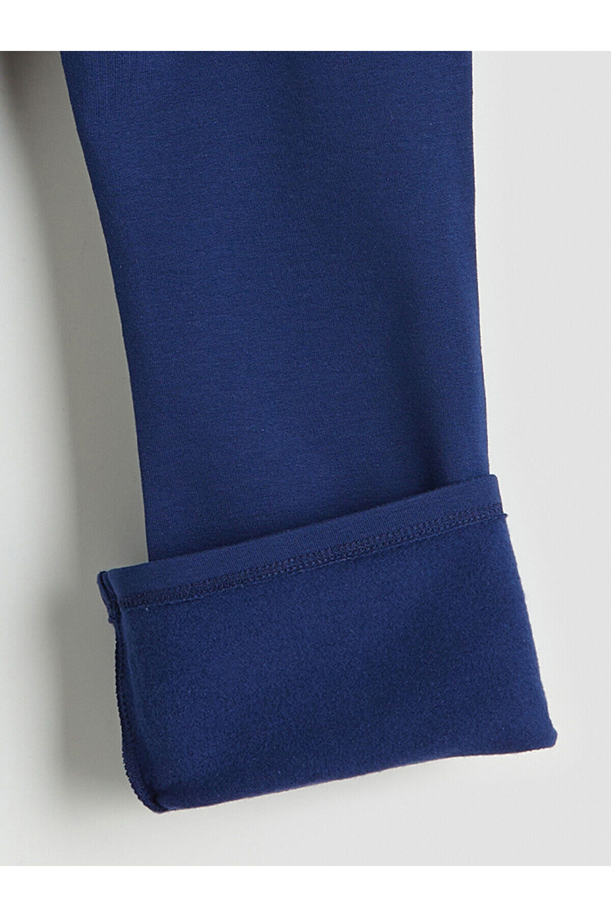 LC Waikiki Nevaa Collection Lacivert Stitch Baskılı Kız Çocuk Sweatshirt ve İspanyol Paça Tayt fotoğrafı 4 (önizleme)