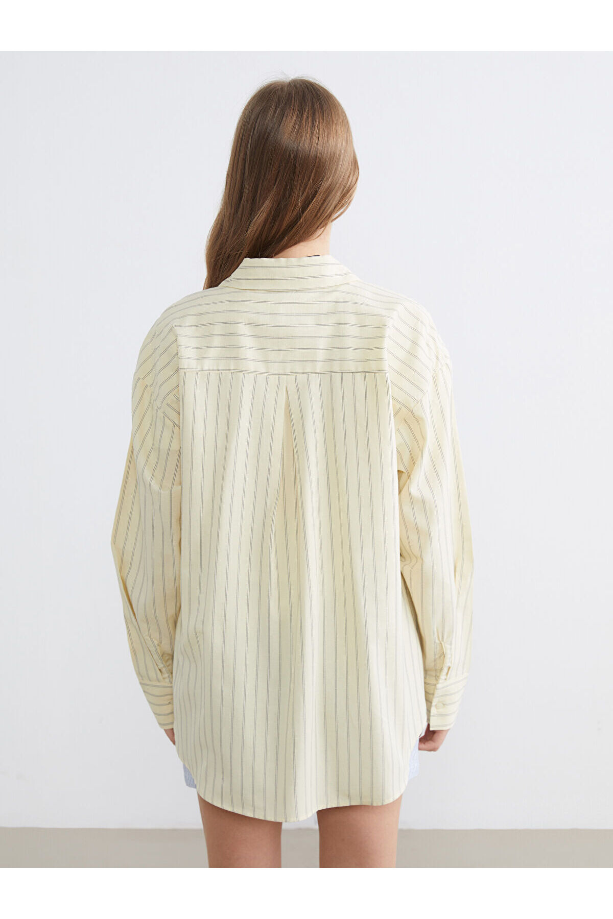 LC Waikiki  Çizgili Oxford Oversize Kadın Gömlek - Görsel 4