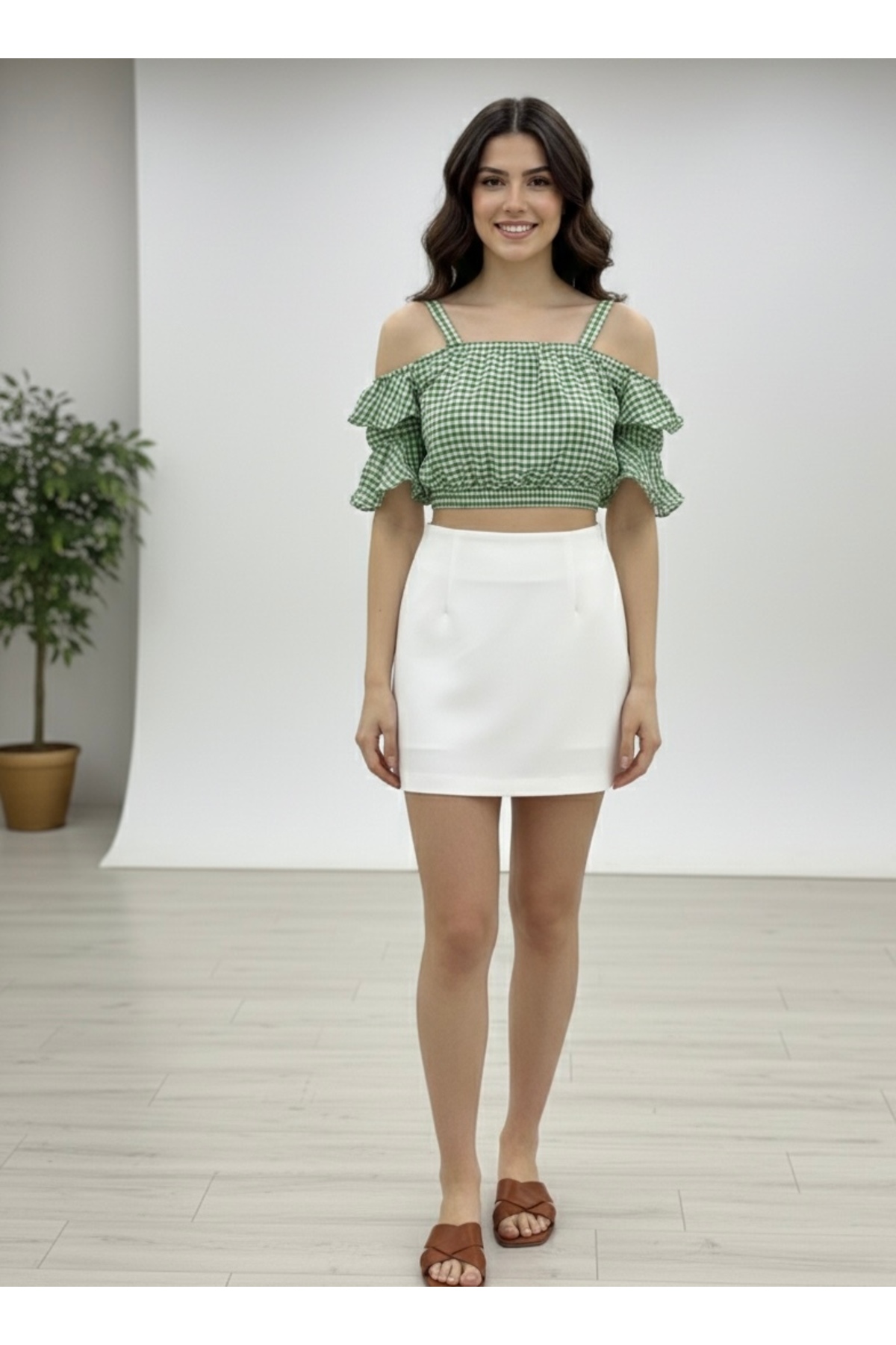 Polologin Butik Yeşil Pötikare Desenli Fırfırlı Crop Bluz