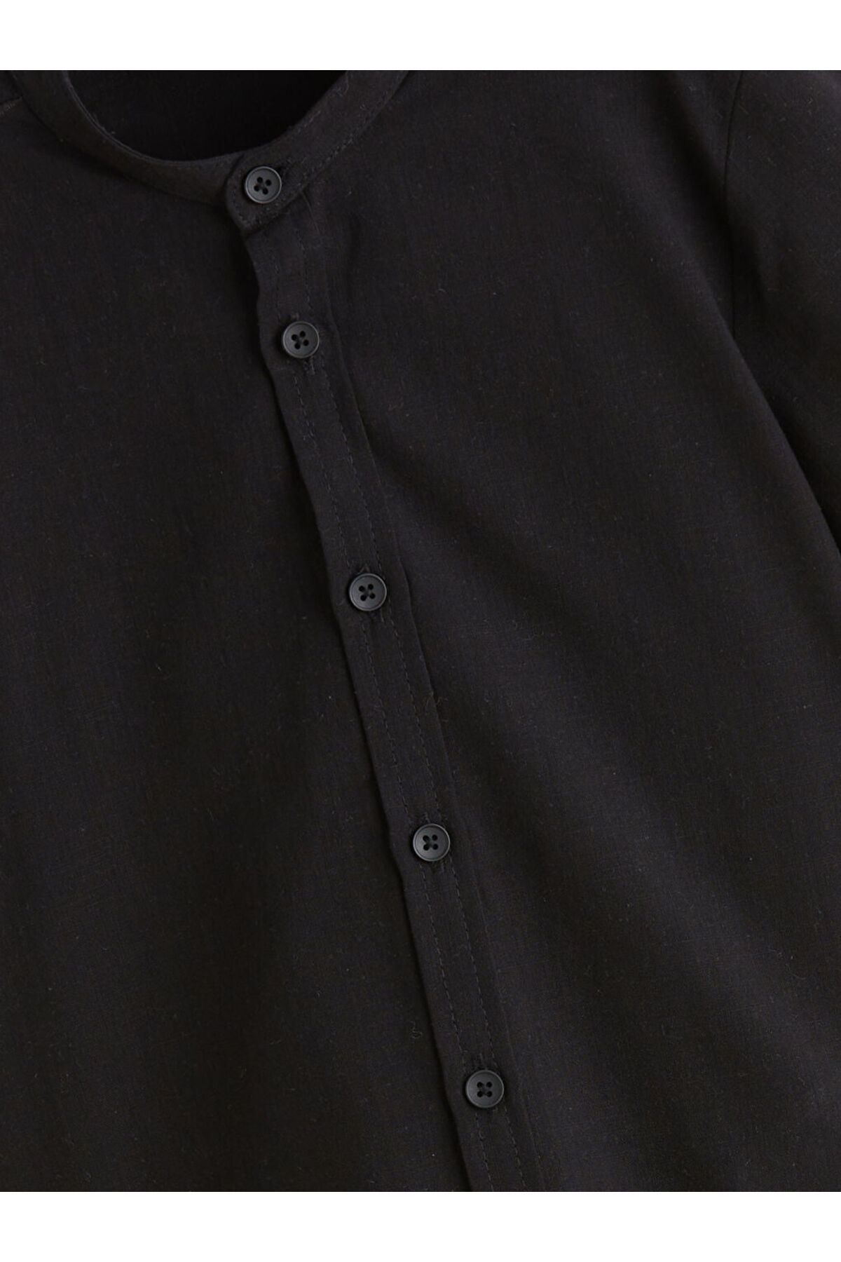 LC Waikiki Siyah Hakim Yaka Kısa Kollu Erkek Çocuk Gömlek fotoğrafı 2 (önizleme)