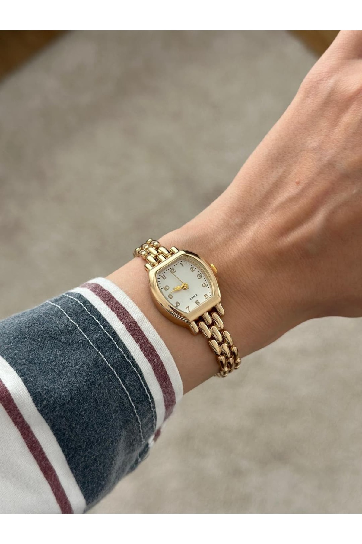 MERW Jane Model Gold Renk Metal Kordon Vintage Seri Kadın Kol Saati