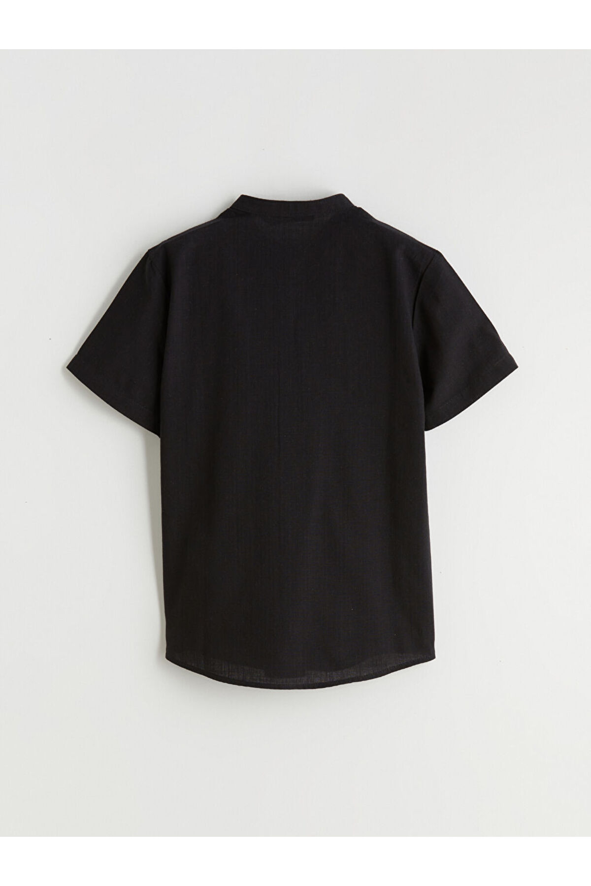 LC Waikiki Siyah Hakim Yaka Kısa Kollu Erkek Çocuk Gömlek fotoğrafı 3 (önizleme)