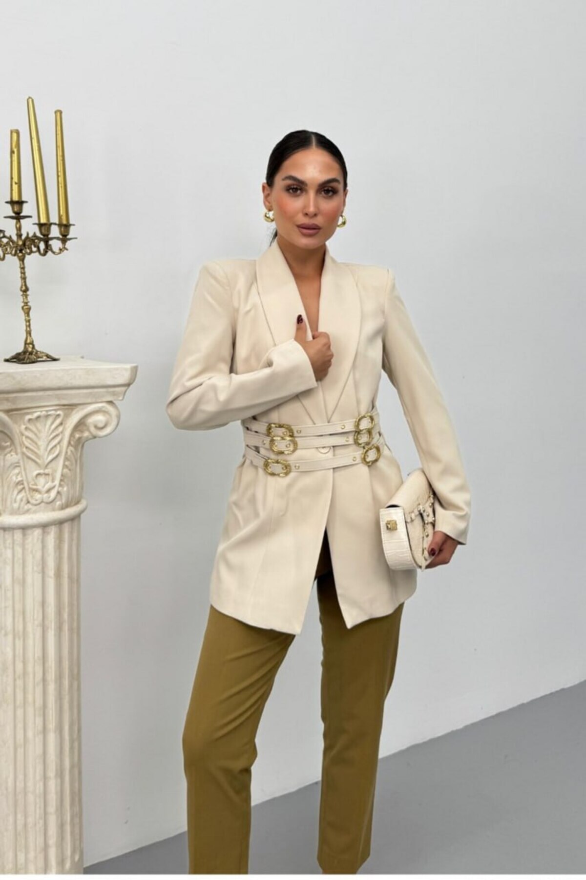 Women's Blazer with Gold Buckle Belt - Görsel 5
