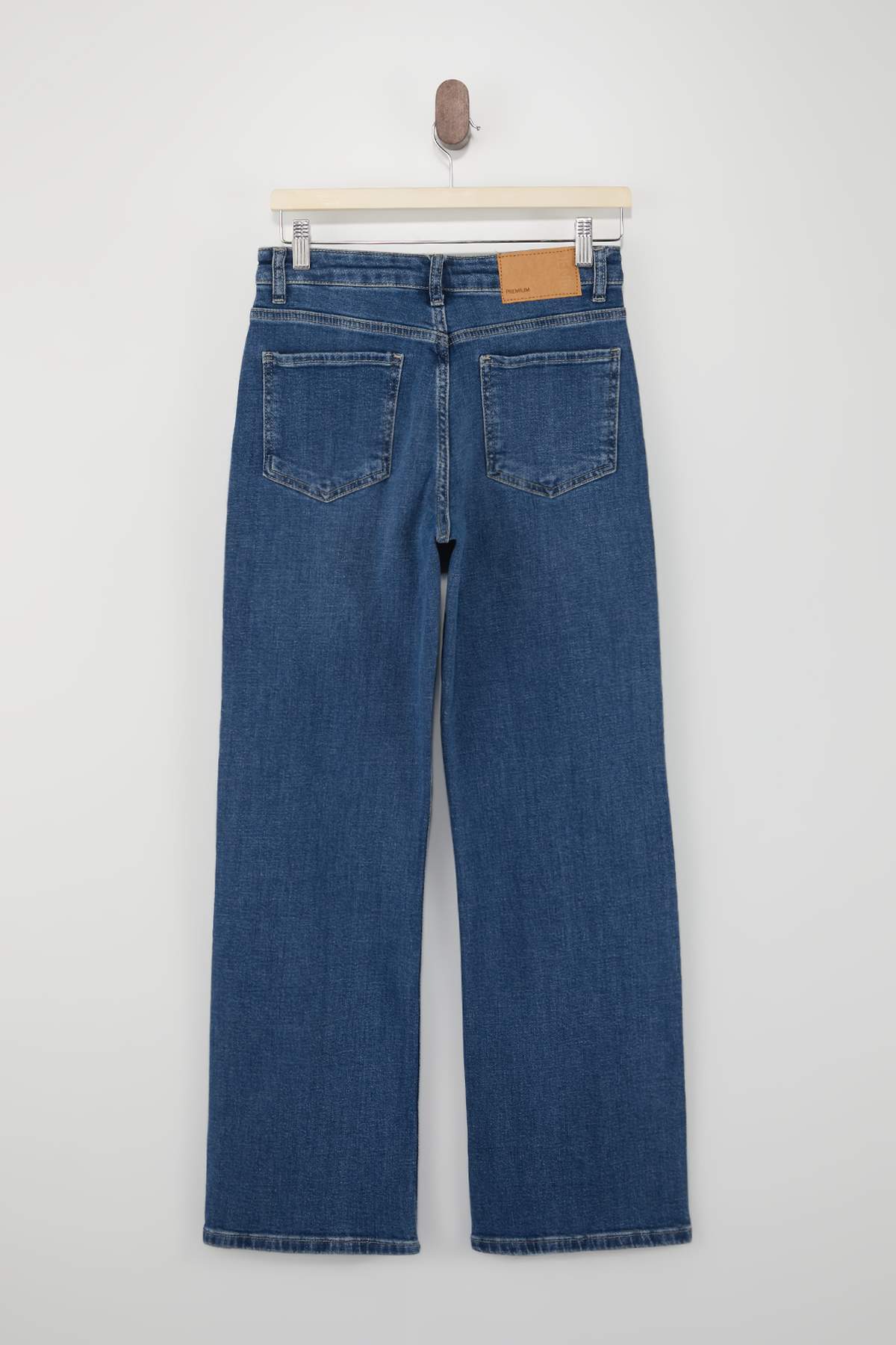 Trendyolmilla  Premium Mavi Özel Kumaş Yüksek Bel Orta Esnek Straight Düz Kesim Jeans TWOSS26JE00147 - Görsel 11