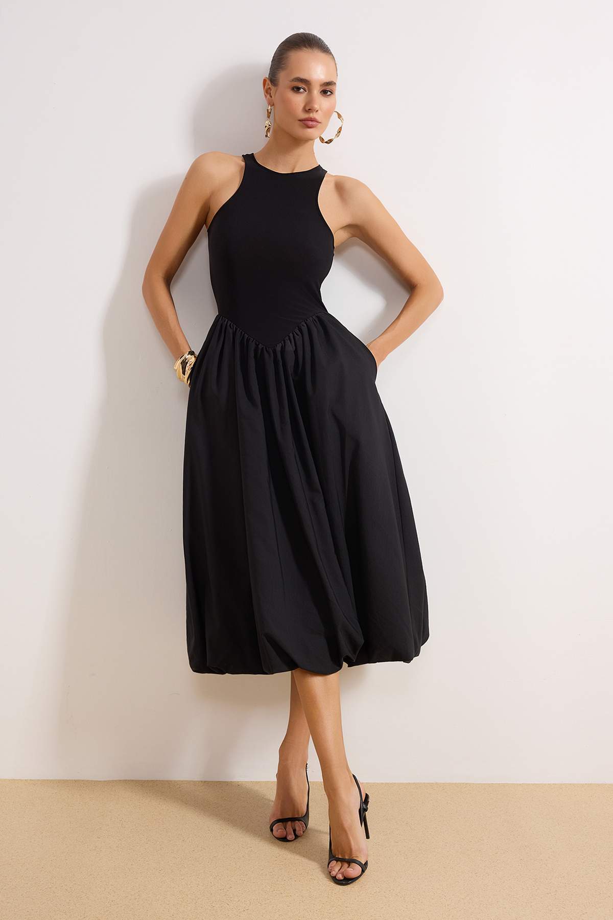 Trendyolmilla  Siyah Üst Beden Etek Kısmı Balon Poplin Abiye Gece Mezuniyet Elbisesi TPRAW25EL00016