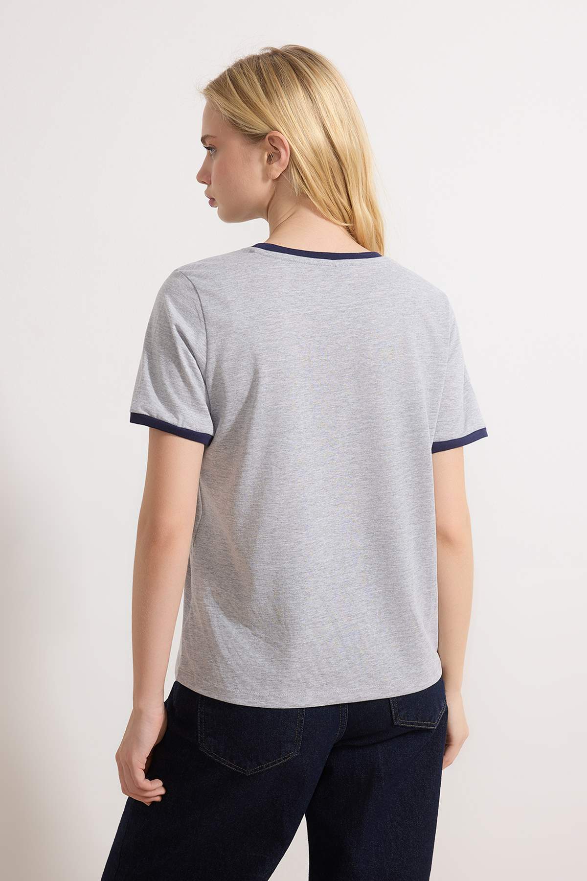 Trendyolmilla  Gri Melanj Örme T-Shirt TWOSS24TS00105 - Görsel 4