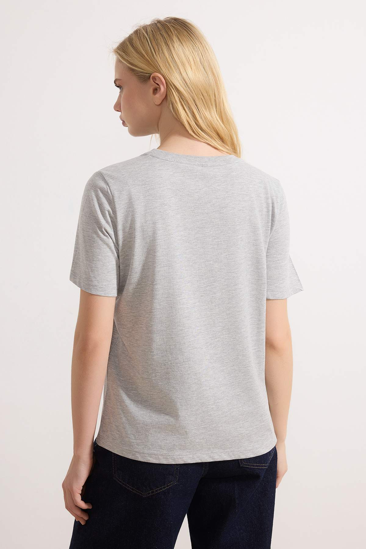 Trendyolmilla  Lacivert-Gri Melanj-Ekru Çizgili 3'lü Paket Basic Bisiklet Yaka Örme T-Shirt TWOSS20TS0146 - Görsel 7