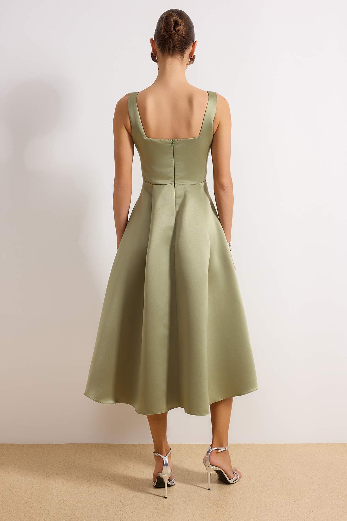 Trendyolmilla  Yağ Yeşil A-Kesim Saten Dokuma Şık Abiye Gece Mezuniyet Elbisesi TPRAW25EL00040 - Görsel 4