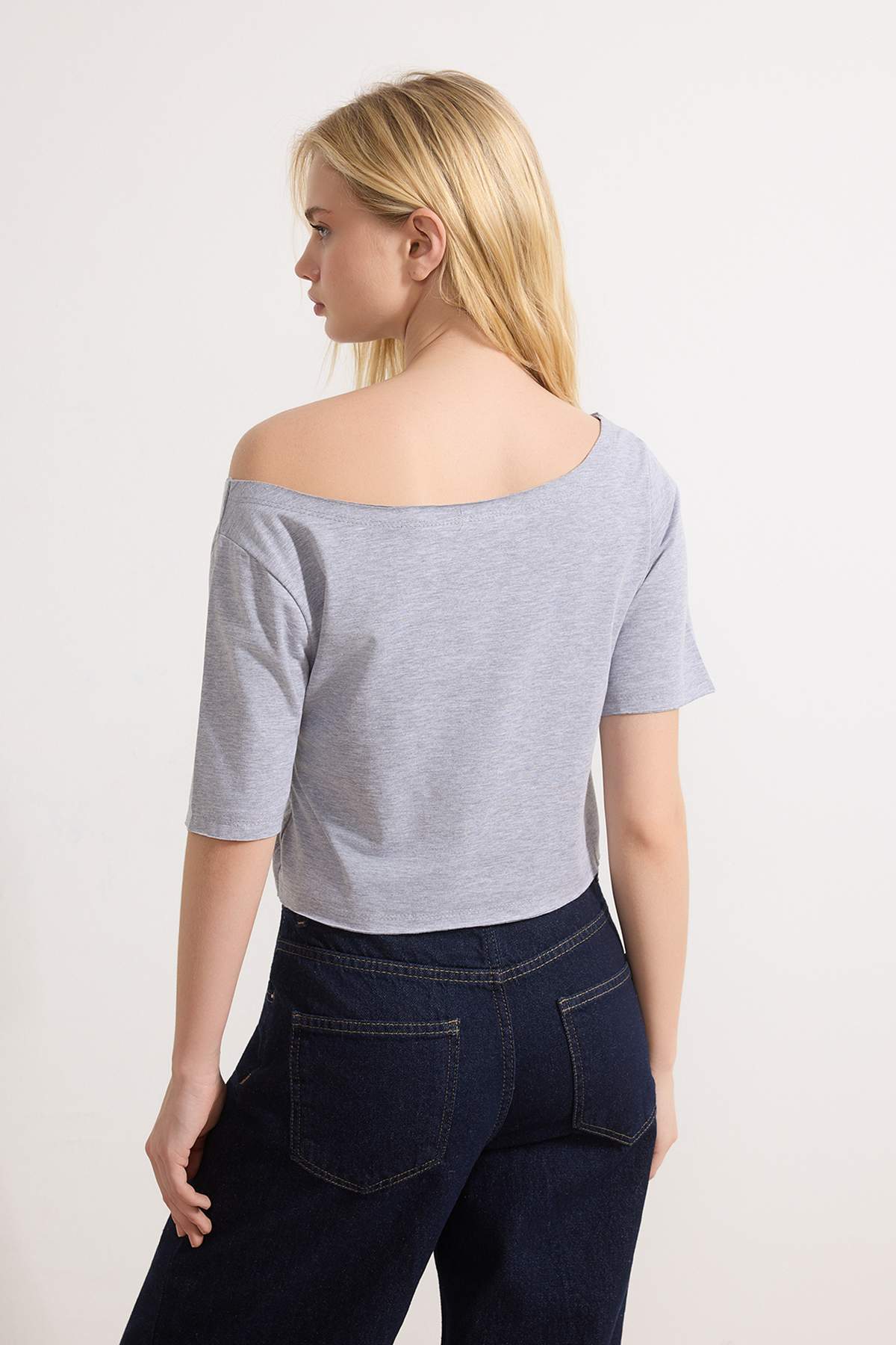 Trendyolmilla  Lacivert-Gri Melanj 2'li Paket %100 Pamuk Asimetrik Kayık Yaka Crop Örme T-Shirt TWOSS25TS00194 - Görsel 7