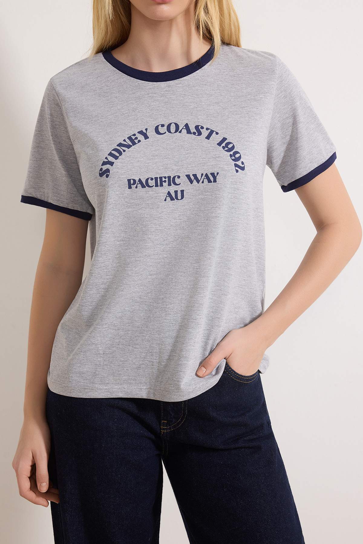 Trendyolmilla  Gri Melanj Örme T-Shirt TWOSS24TS00105 - Görsel 3