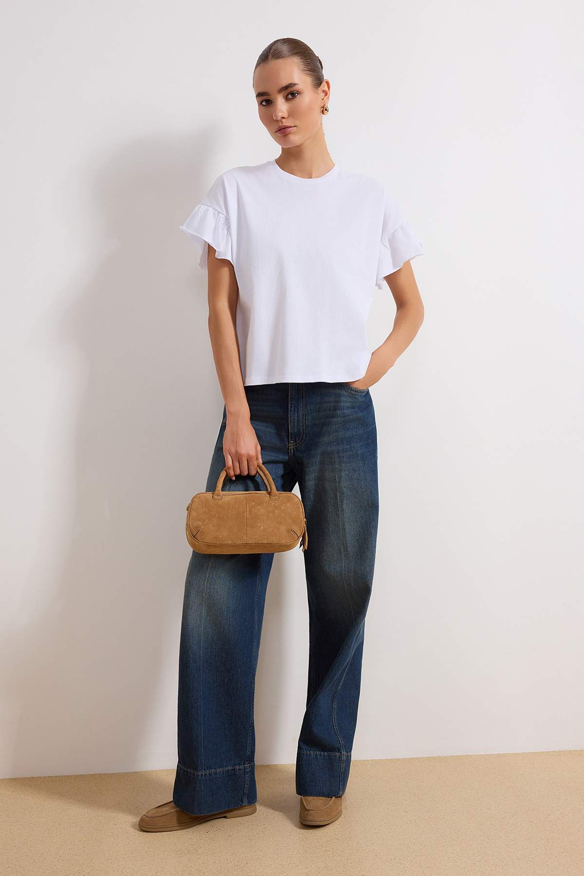 Trendyol Collection Weißes Strick-T-Shirt mit Rundhalsausschnitt – 100 % Baum...