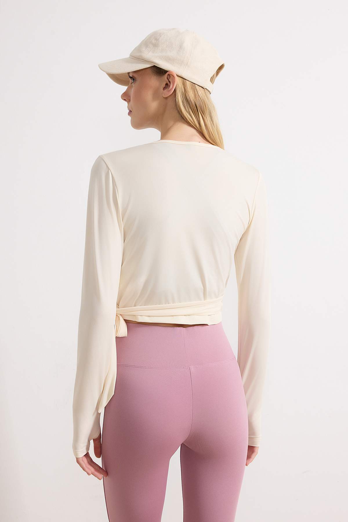 Trendyolmilla  Ekru Micro Bağlamalı Kruvaze Crop Örme Spor Bluz/Bolero THMSS26BZ00002 - Görsel 4