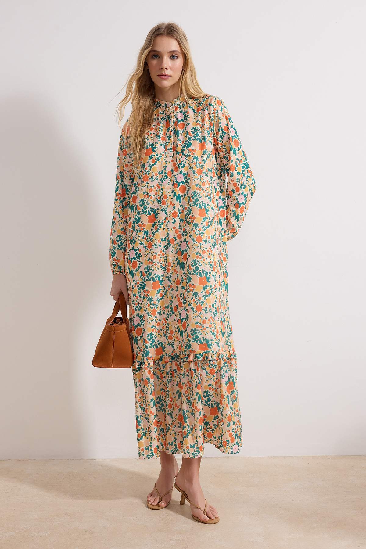 Trendyol Modest Pomarańczowa kwiecista spódnica z półplisą i falbanką Tkana s...