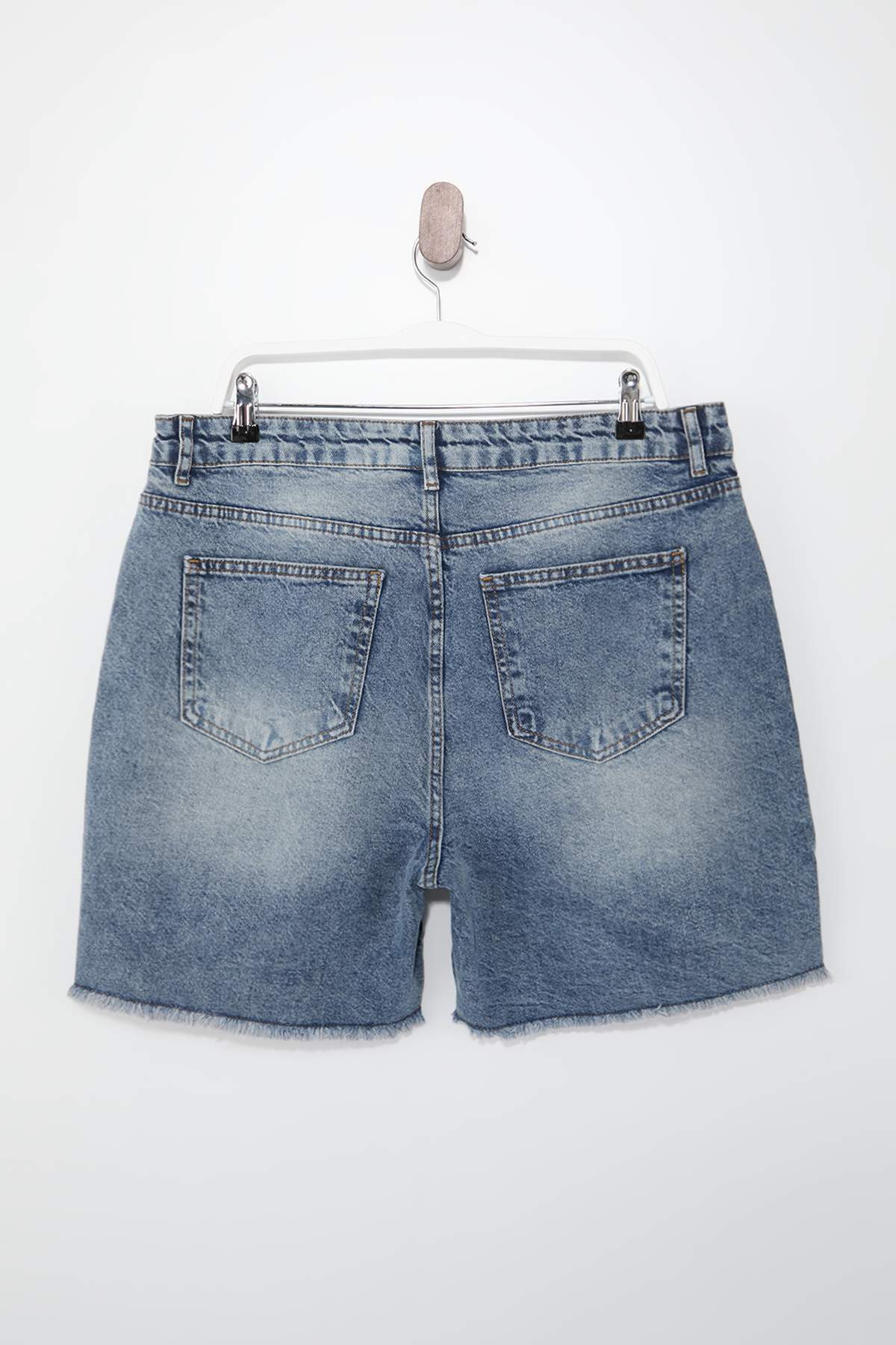 Trendyolmilla  Mavi*001 Yüksek Bel Destroylu %100 Pamuk Non-Stretch Büyük Beden Denim Şort & Bermuda TBBSS22SR0165 - Görsel 5