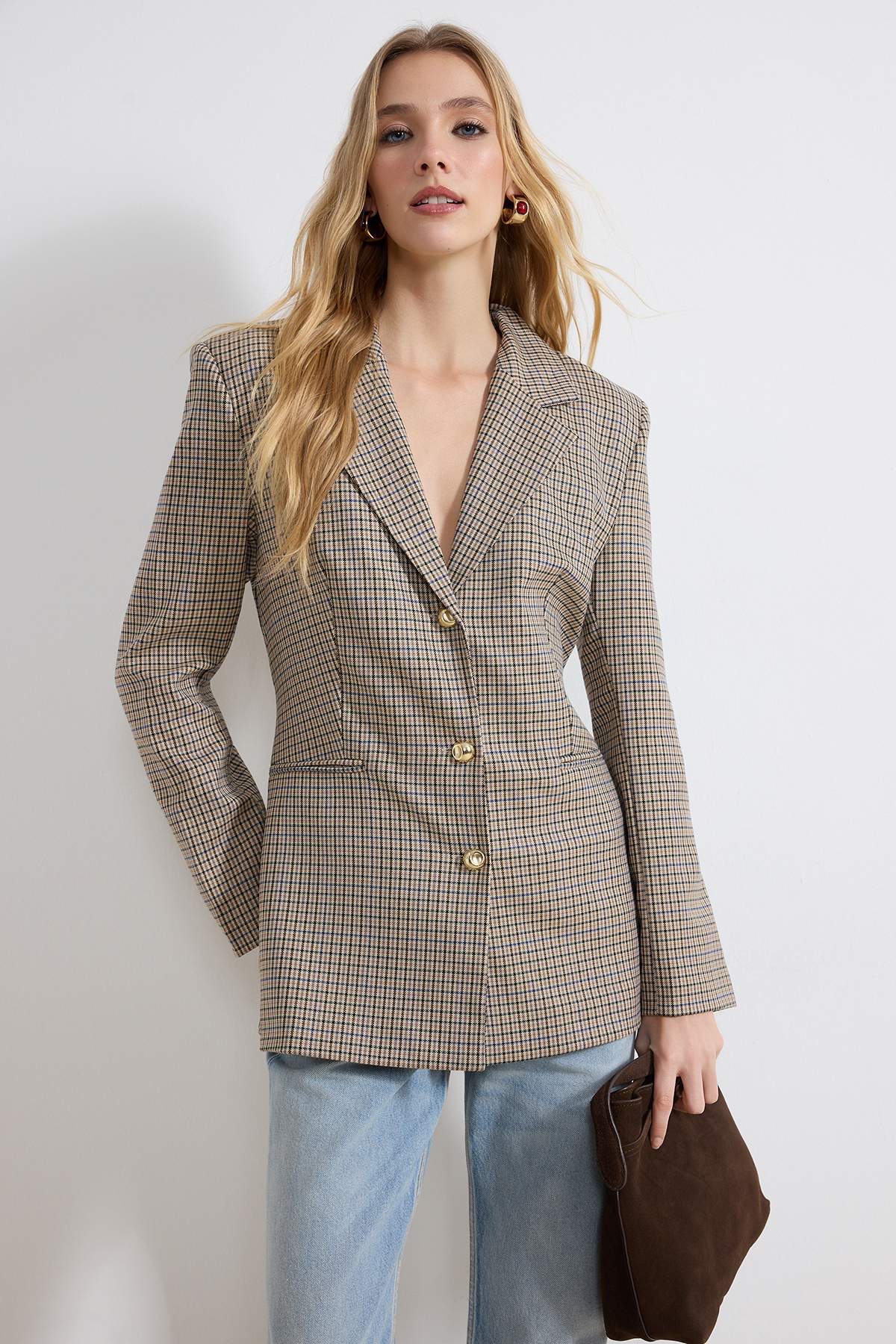 Trendyolmilla Çok Renkli Ekoseli Fitted/Vücuda Oturan Astarlı Vatkalı Dokuma Blazer Ceket TWOSS26BC00018