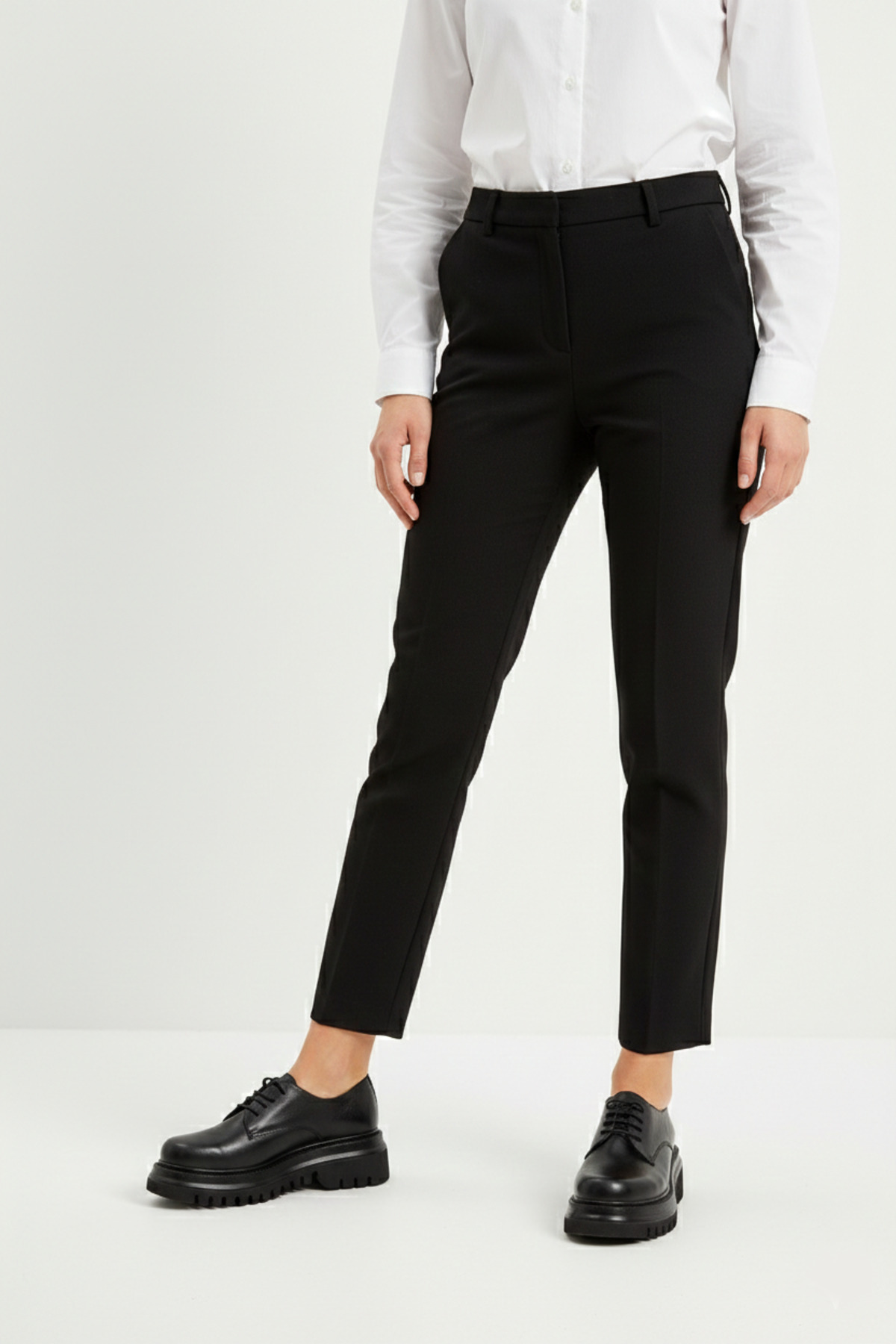 Deripabuc  Hakiki Deri Siyah Kadın Günlük Kalın Taban Deri Loafer Ayakkabı TRC-216674 - Görsel 3