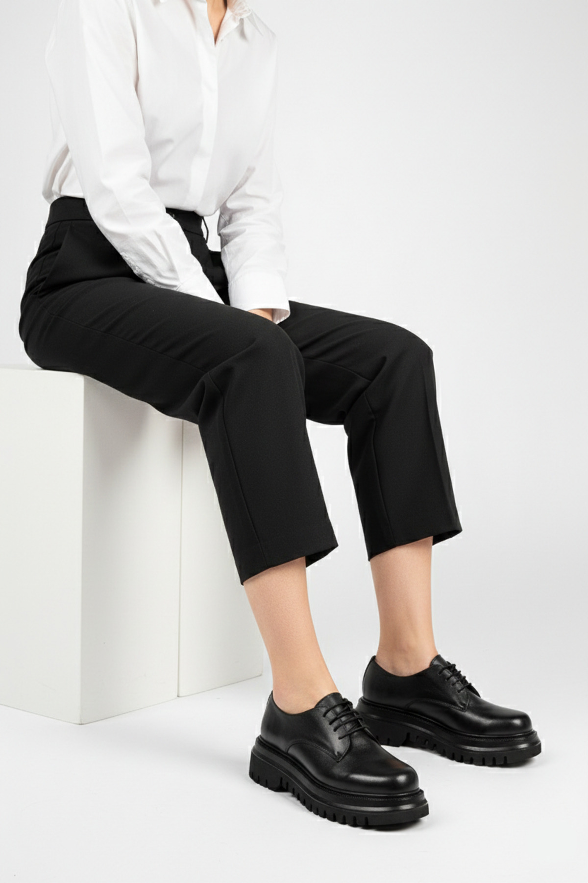 Deripabuc  Hakiki Deri Siyah Kadın Günlük Kalın Taban Deri Loafer Ayakkabı TRC-216674 - Görsel 2