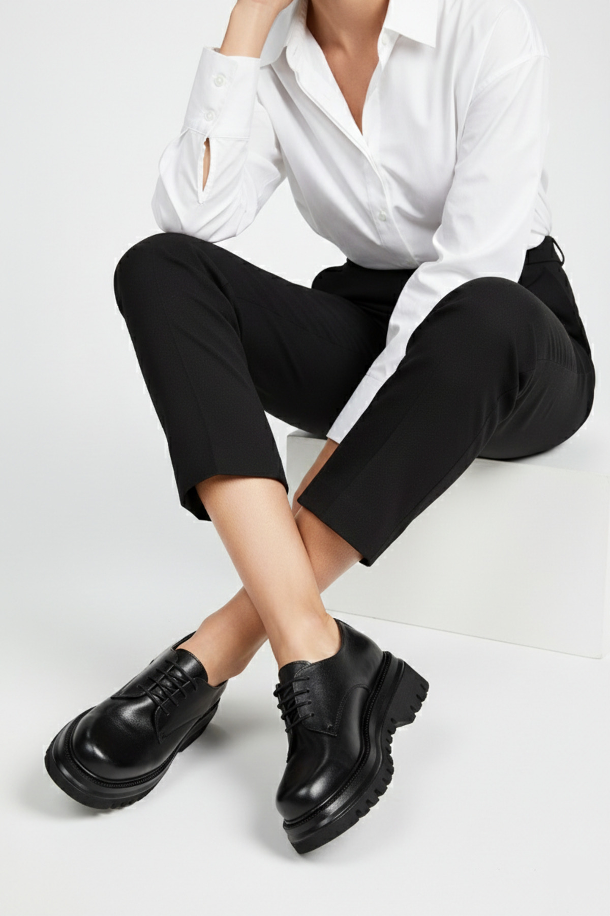 Deripabuc  Hakiki Deri Siyah Kadın Günlük Kalın Taban Deri Loafer Ayakkabı TRC-216674