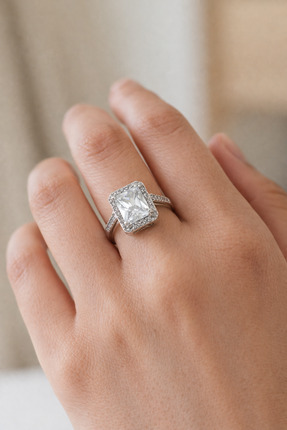 Leo'Stone Premium İthal Seri Büyük Baget Zirkon Taşlı Tek Taş Ayarlanabilir T...