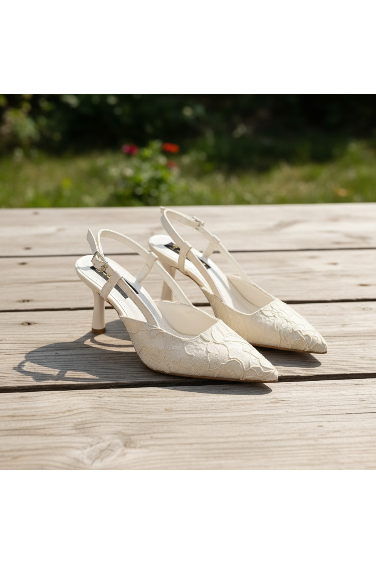 Lebibe Shoes LISA Kadın Ekru Sivri Burun 7 cm Topuklu Çiçek Dantel Desenli Rugan Slingback Ayakkabı görsel 3