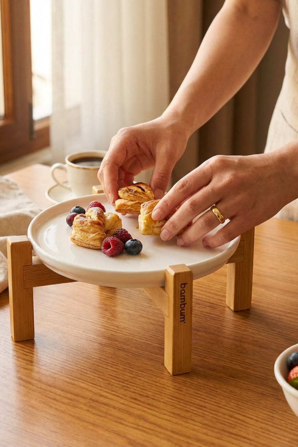 Alpina Bamboo Footed Porcelain Serving Plate 17cm, Serving Plate, Decorative Dessert and Breakfast Plate