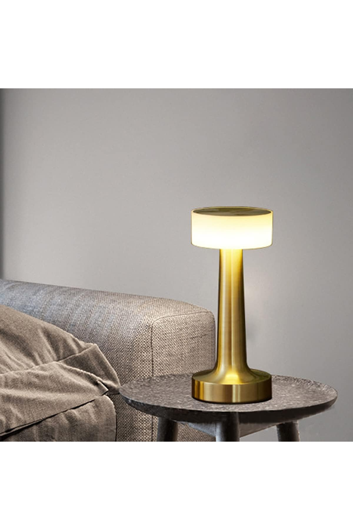 مصباح طاولة بار لاسلكي من النحاس بإضاءة دافئة