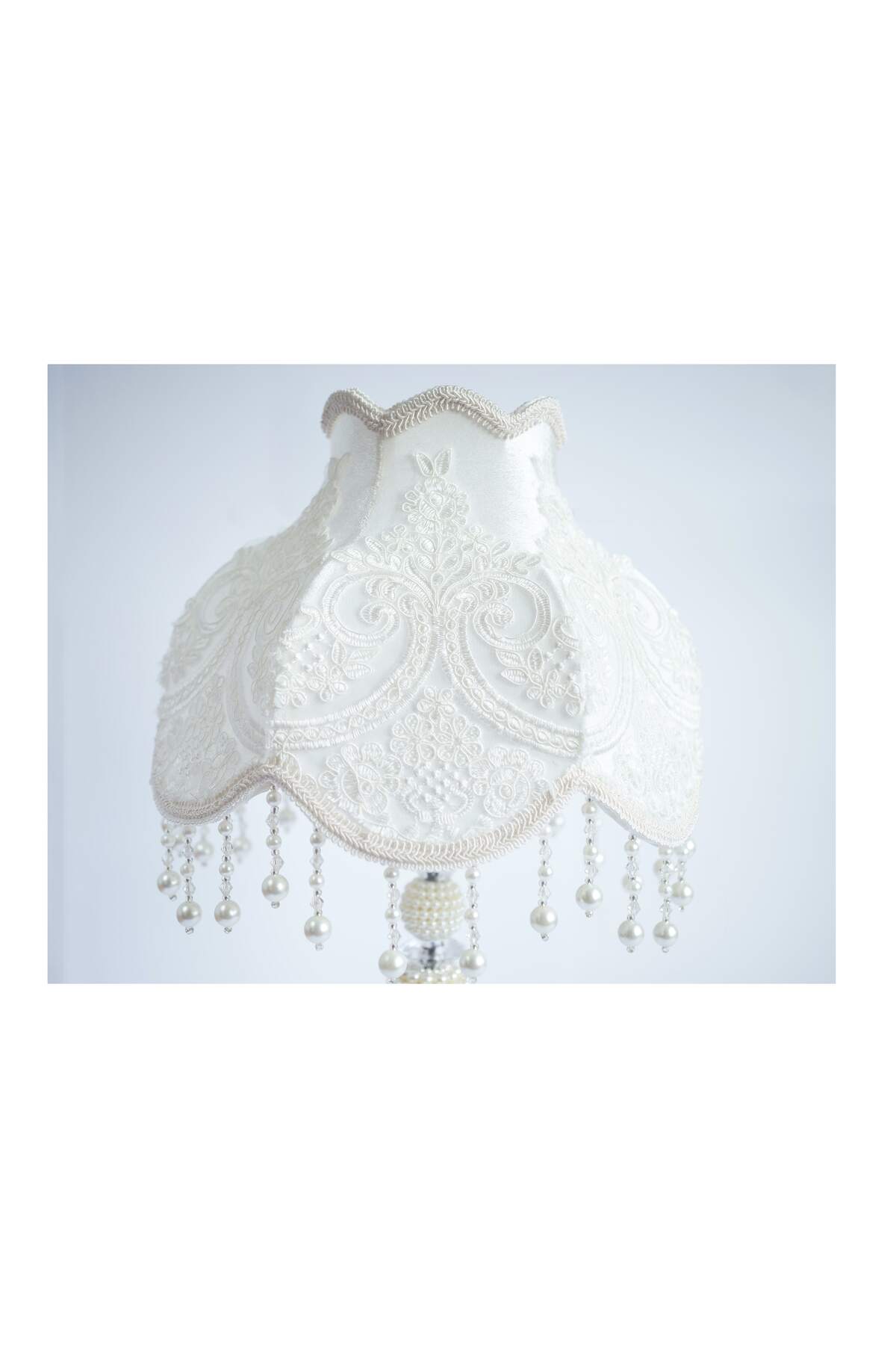 عاكس الضوء الكلاسيكي المصنوع يدويًا من القطيفة وال...