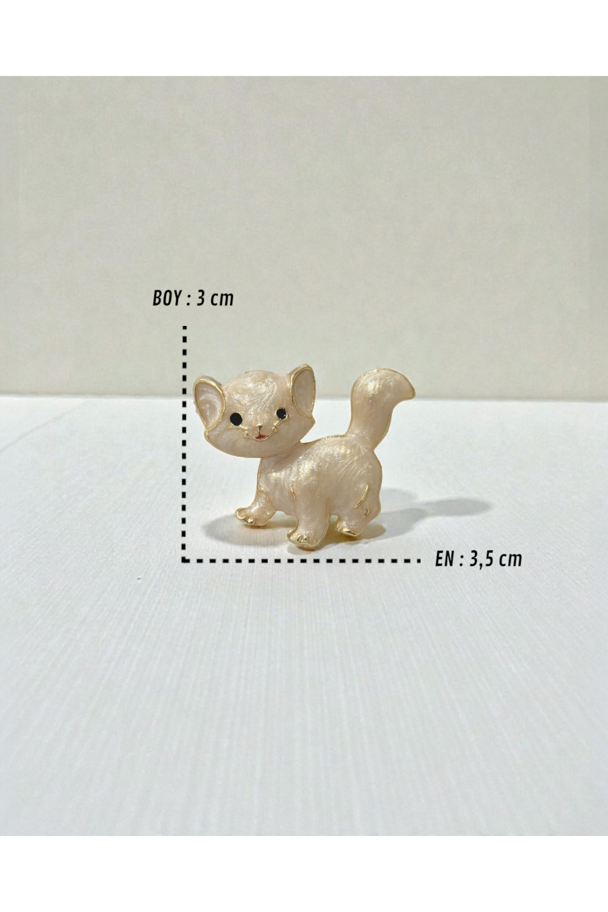 Cat Brooch - Cream -Width: 3.5 cm / Length: 3 cm