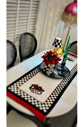 Nef’s Atelier Siyah Beyaz Dama Desenli Kırmızı Çiçek Detaylı Runner 40X140 CM