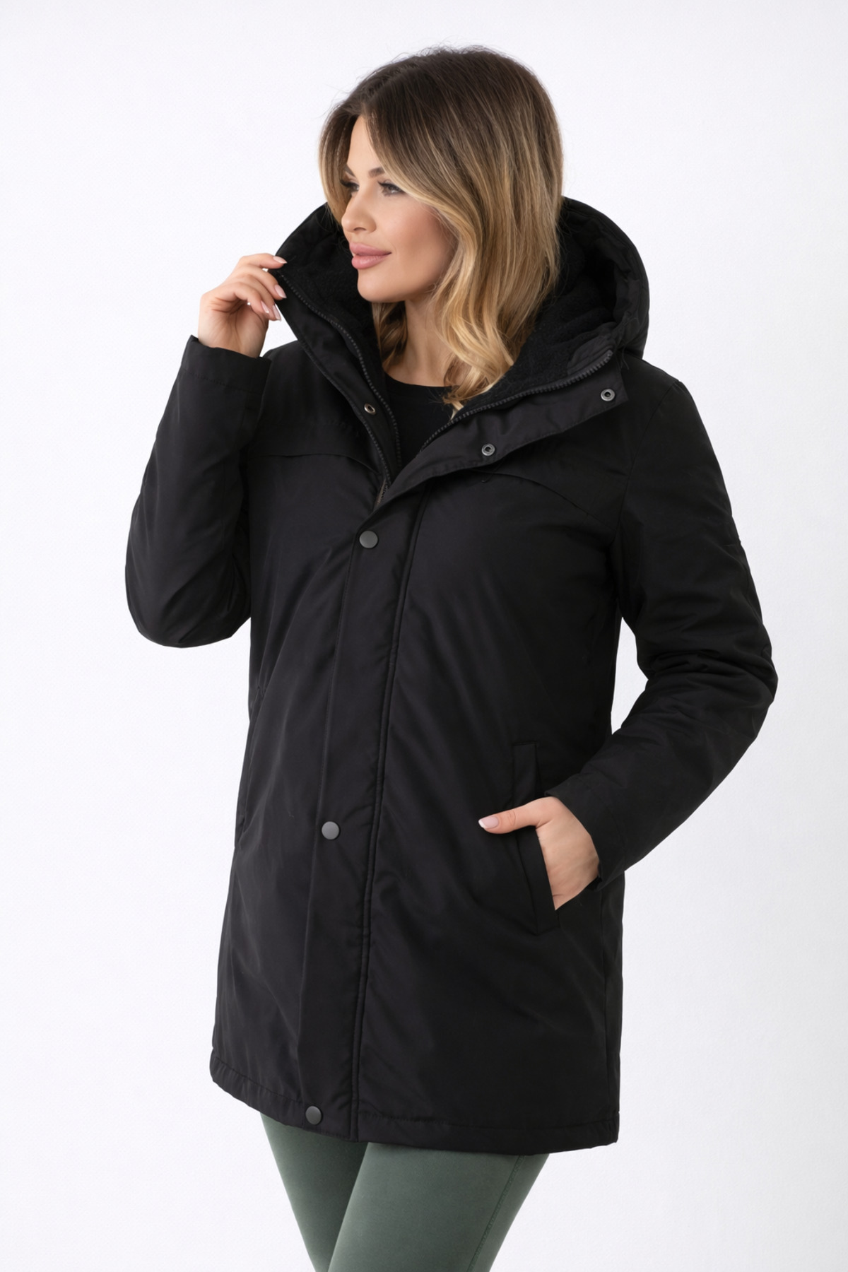 Royalside  Kadın Siyah Içi Polarlı Su Ve Rüzgar Geçirmez Kapüşonlu Regular Kalıp Kışlık Mont & Kaban & Parka - Görsel 3