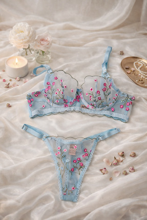 Liorna Mavi Çiçek Detaylı Dolgusuz Dantel İç Çamaşırı Takımı