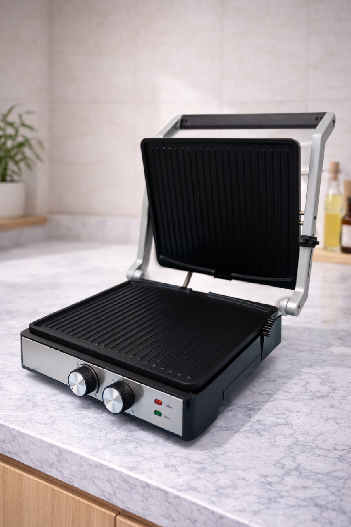 Empressco 2000W Tost Makinesi ve Elektrikli Izgara 180° Açılabilir SK-08050