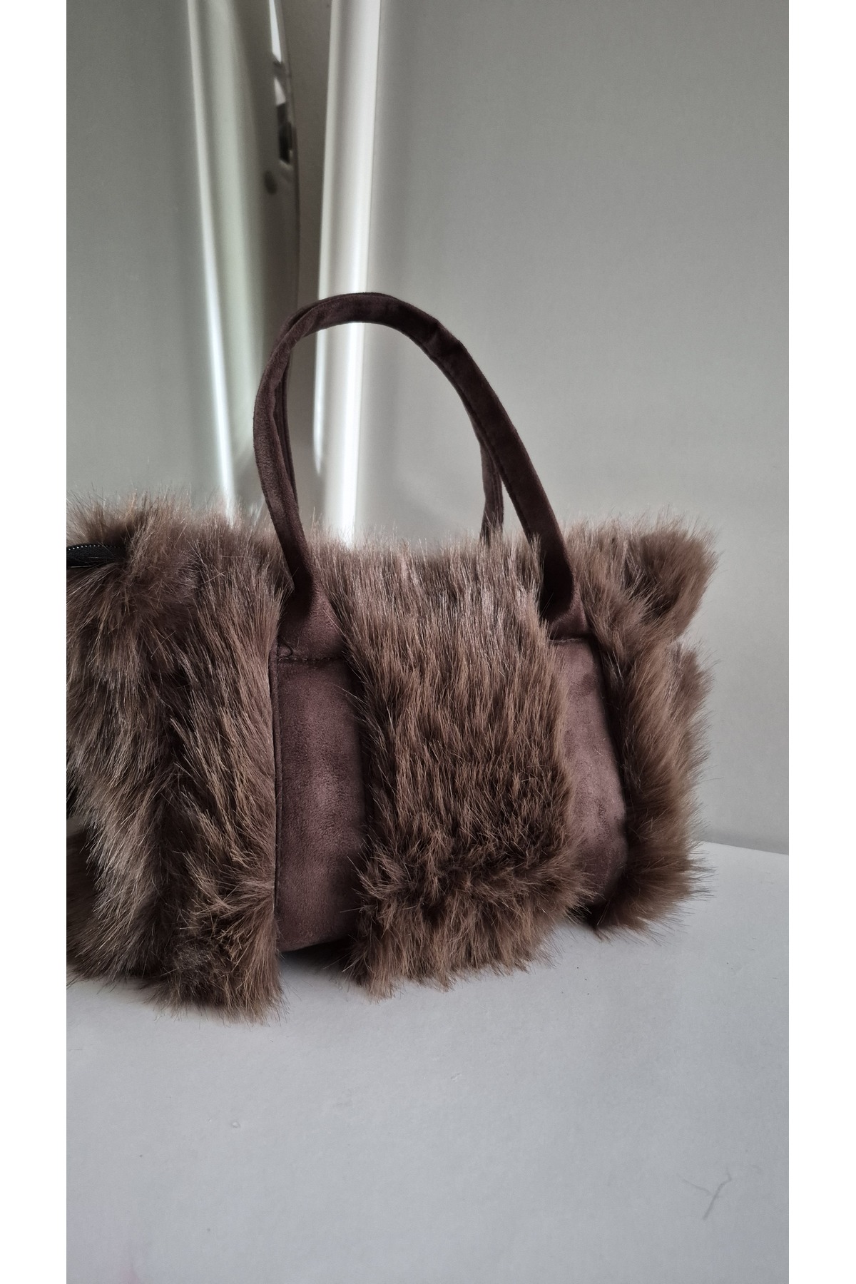 espoi collection Kadın Kahverengi Peluş Detaylı Bonjour Nakışlı El ve Omuz Çantası görsel 4