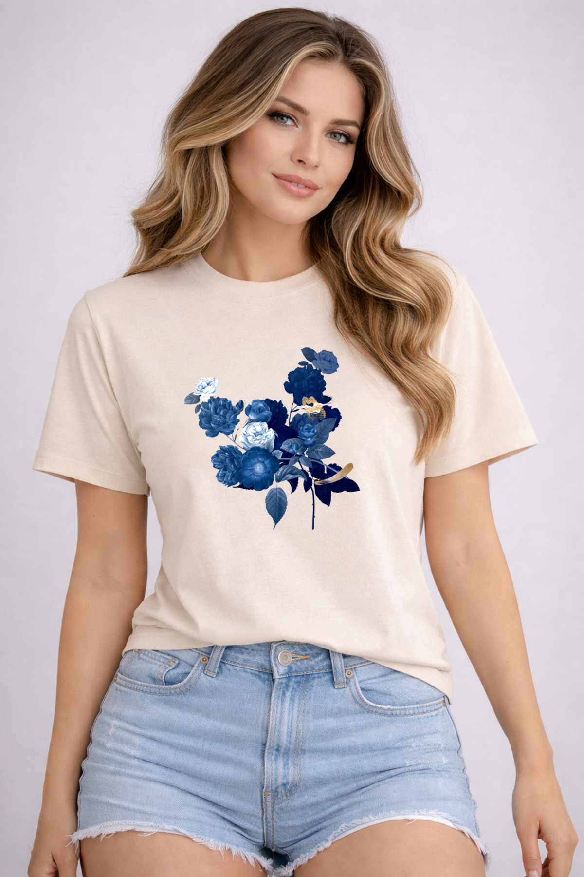 herkesemoda Detaljan print plavog cveća Osnovni T-shirt