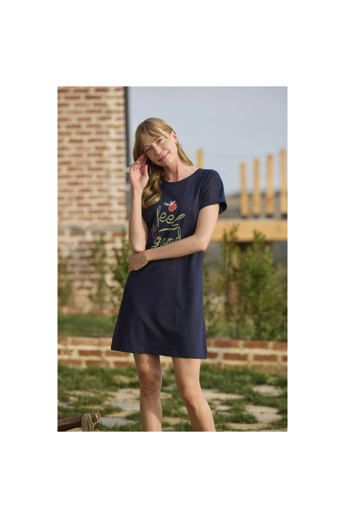 Narnuga Meyve Ve Yaprak Baskılı Dantelli "feel Good" Gecelik