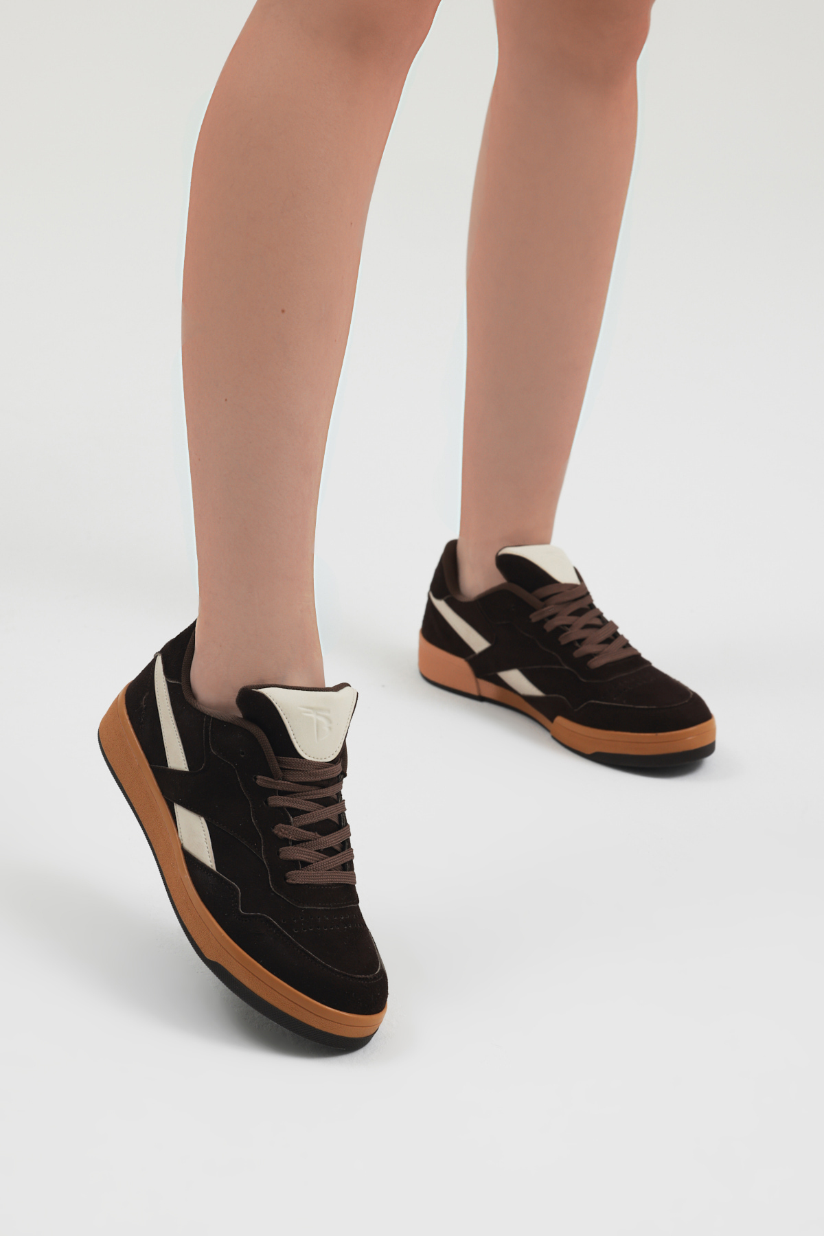 Tonny Black Unisex Brown Comfortable Fit Thermo Sole Lace-Up Sports Shoes