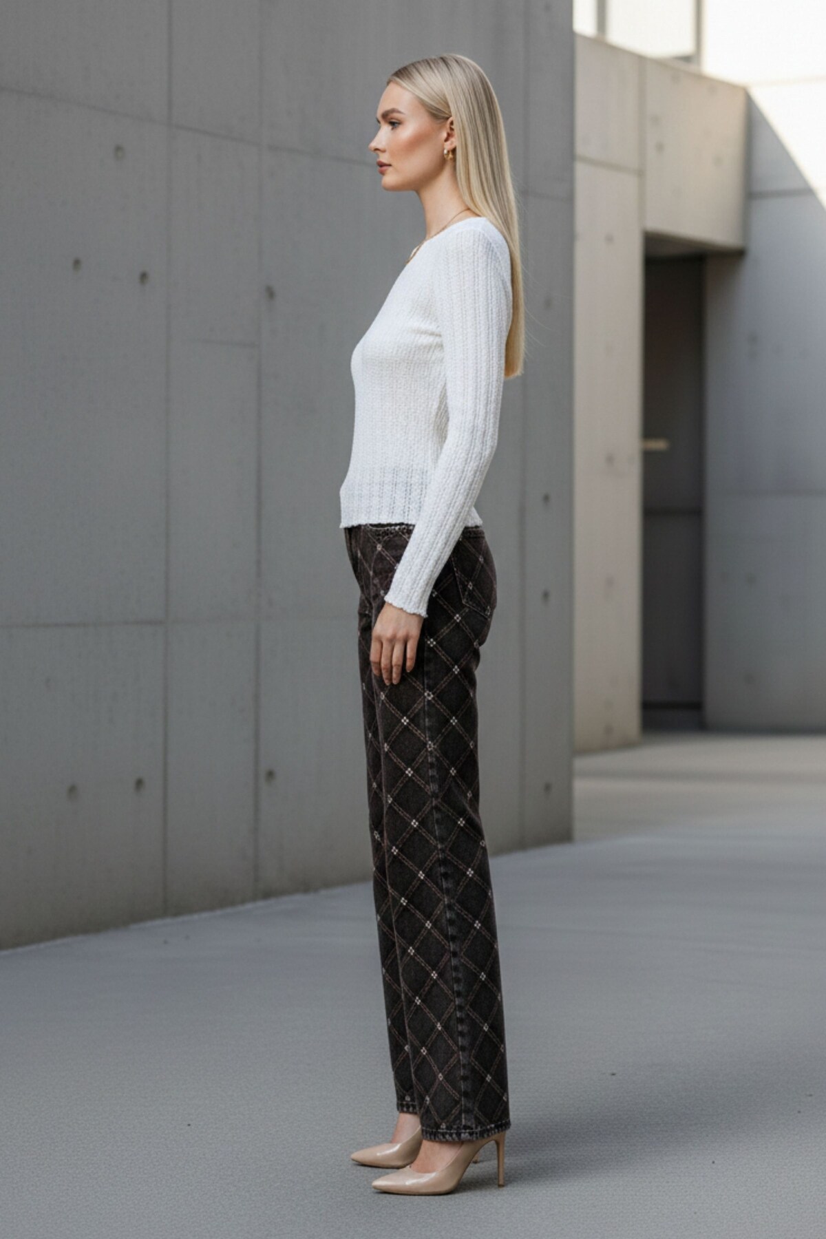 Kübra Tekstil  Kadın Beyaz Bisiklet Yaka Uzun Kollu Slim Fit Basic Dokulu Bluz - Kadın Bluz - Görsel 4